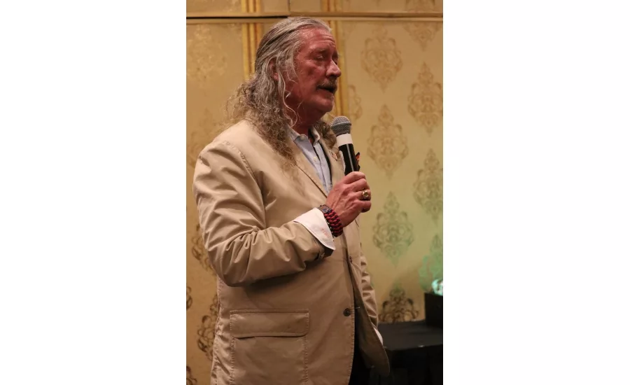 Taco Comfort Solutions’ John White receives the Lifetime Achievement Award from the Radiant Professionals Alliance