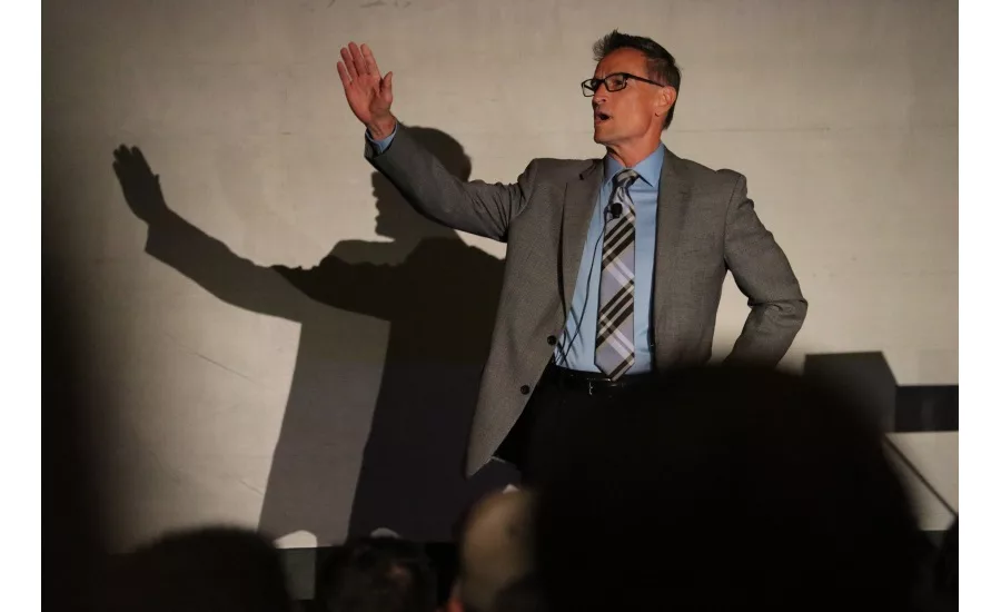 BNP Media Group Publisher Mike Murphy emcees the 2017 Service World Expo, held Sept. 7-8 at Mandalay Bay in Las Vegas