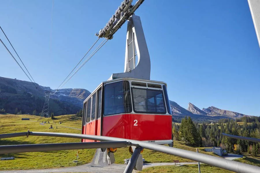ski lift to the top of Chäserrugg