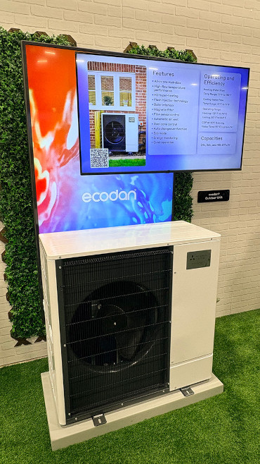AHR Expo 2026 METUS exhibit including packaged hydronic heat pump units.
