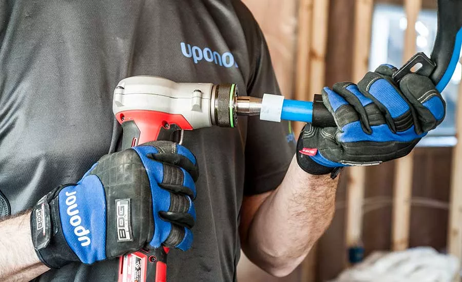 Making a 1/2-inch ASTM F1960 ProPEX connection from Uponor