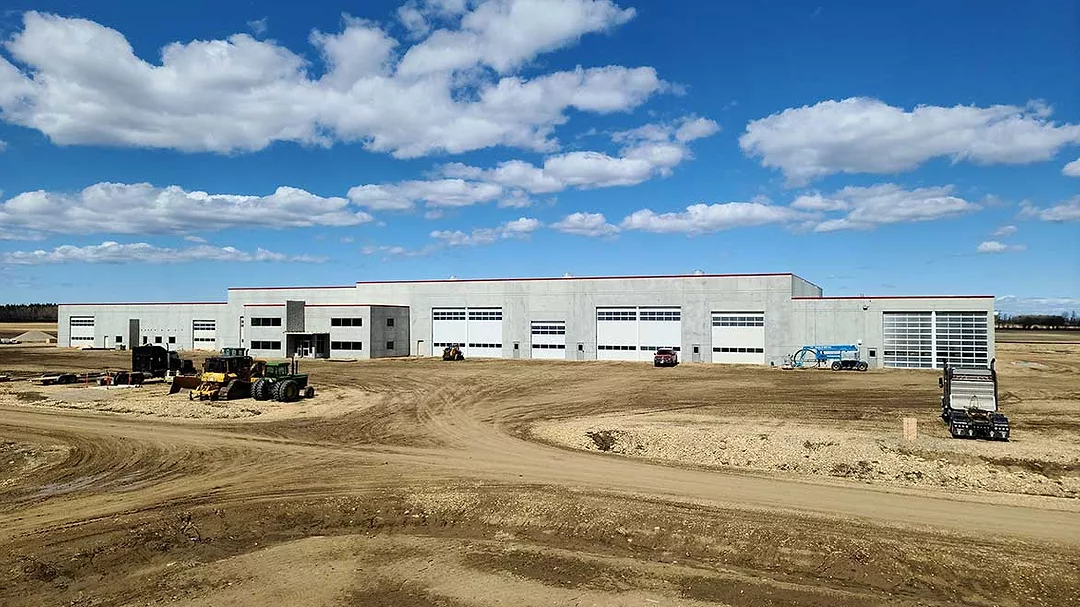 29,000 square-foot equipment shop with an adjacent 12.000 square-foot wash bay