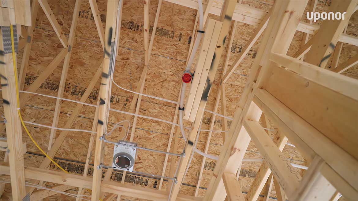 Installation on the ceiling