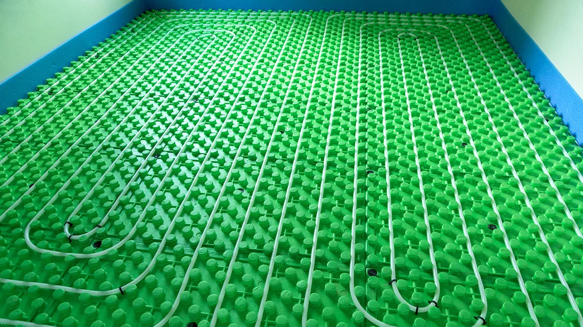 Hole room floor heating system - hydro installation with pipes