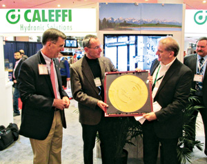 PM1014Holohan_news_Carlson-Holohan-award_300