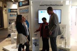 Waterfree Technologies show ISH attendees a hybrid urinal technology