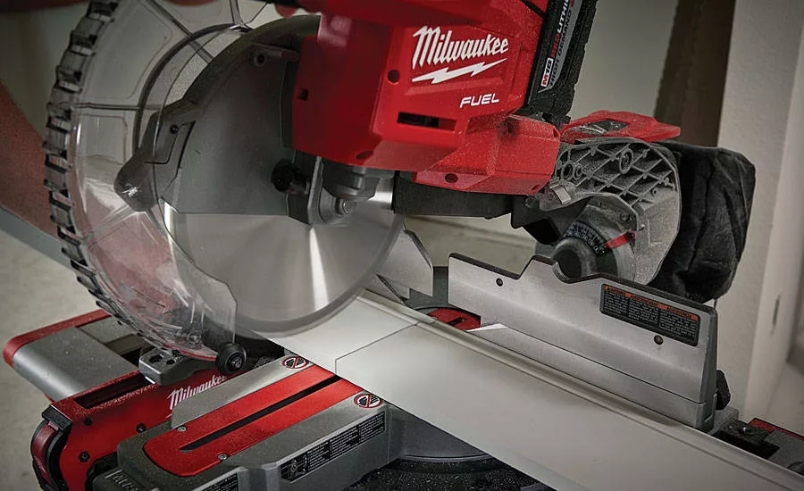 Milwaukee Tools M18 FUEL 10-inch Miter Saw