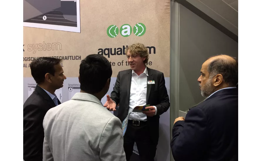 Matthias Konze (center), international product consultant for Aquatherm