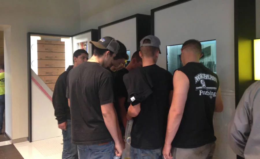 Students and apprentices from the surrounding area to see the new ILC